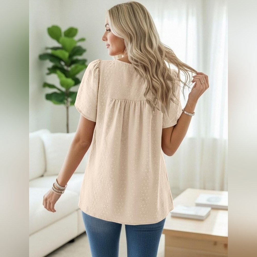 Chic Beige Blouse with Lace Accents - Picture 2 of 5